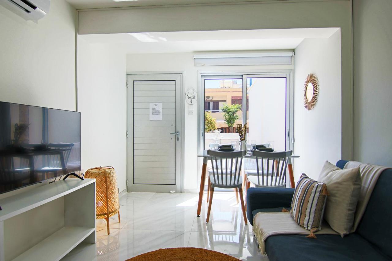 Phaedrus Living City View Fountain Court 08 Apartment ไอยานาปา ภายนอก รูปภาพ